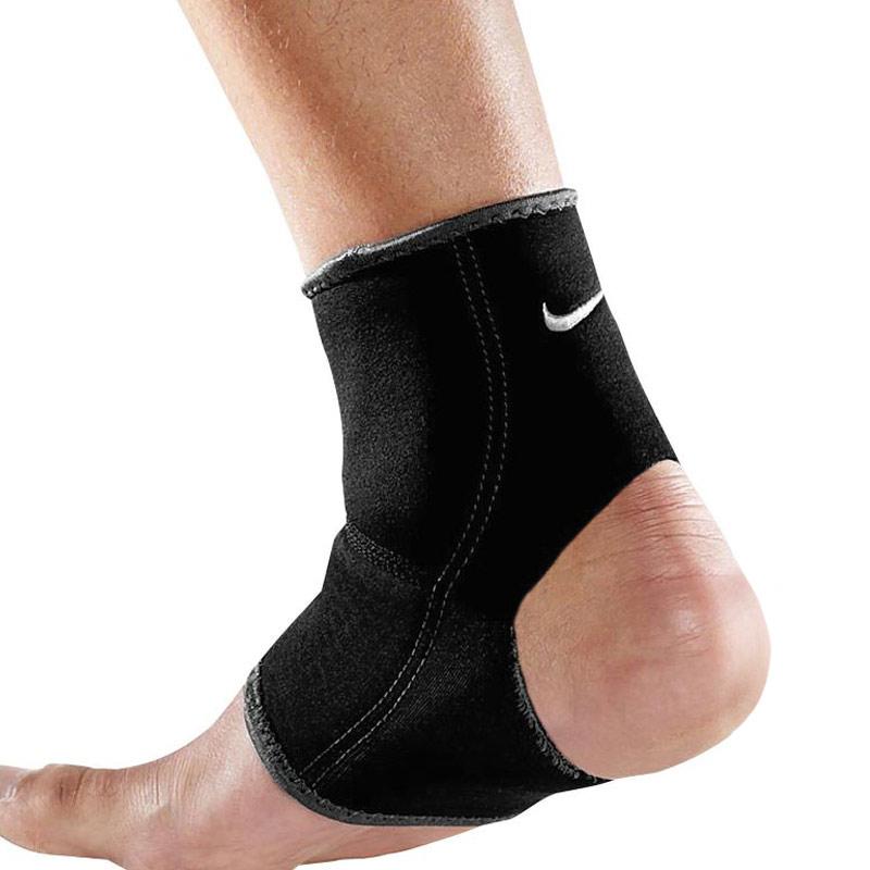 Tennis Plaza Tennis Racquets, Shoes, Accessories and Apparel