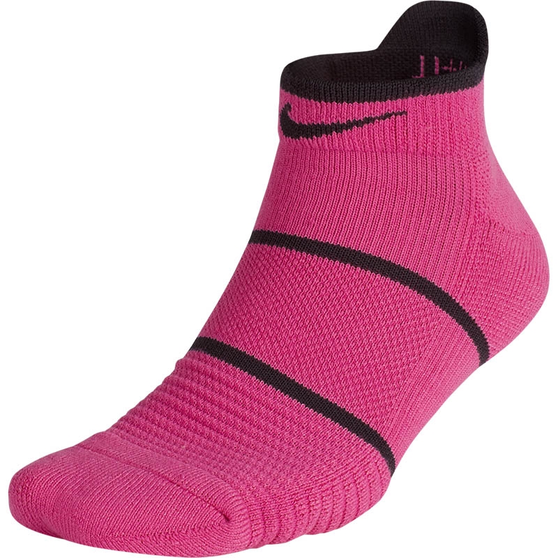nike essential socks