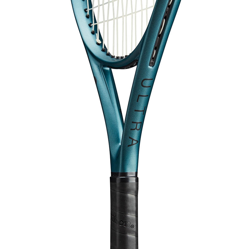 Wilson Ultra 25 V4.0 Junior Tennis Racquet .