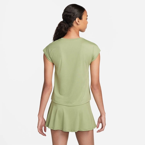 nikecourt challenger men's tennis top